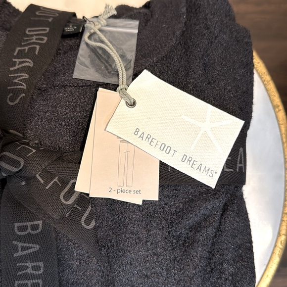 Barefoot Dreams 2piece size large Black - Picture 4 of 4